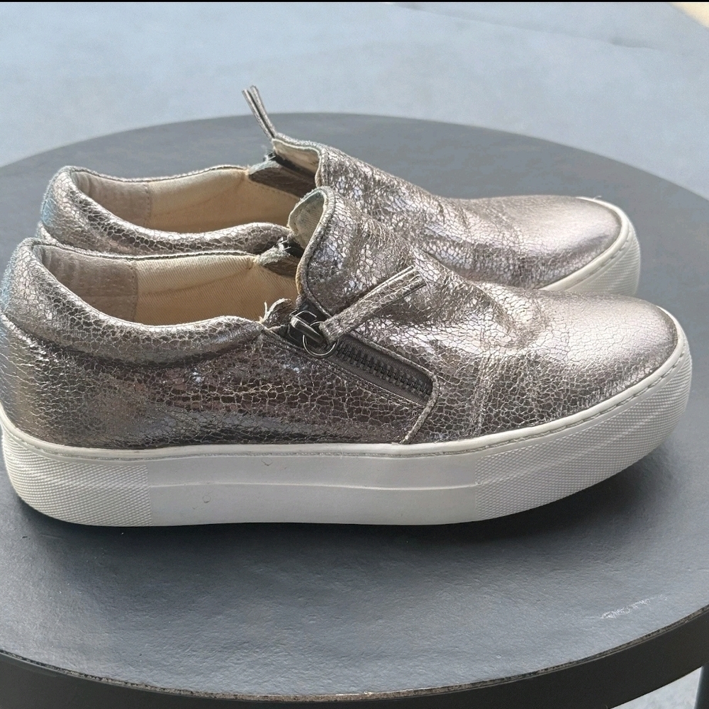 Steve Madden Glasmmar Tassel Sneakers Pewter Metal 7M